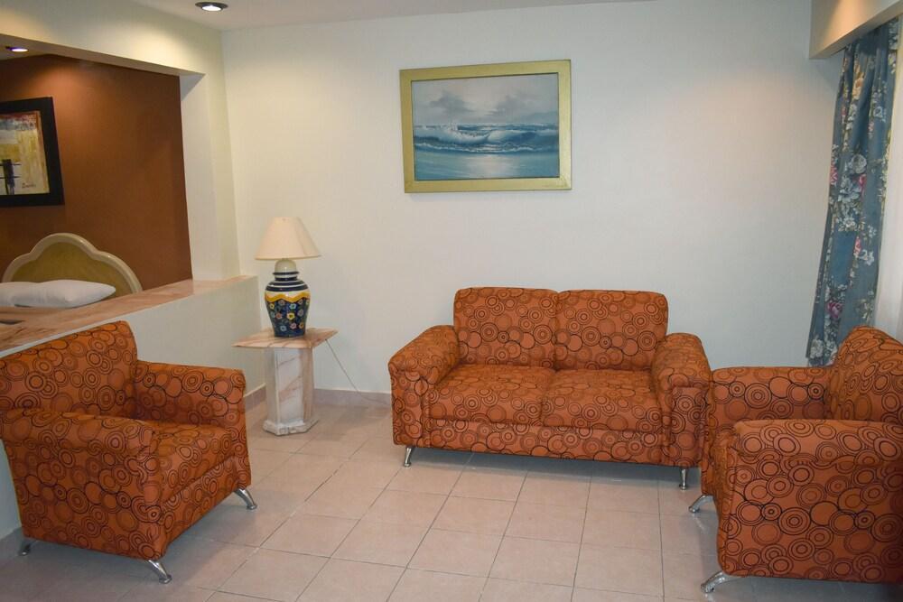 Hotel Posada Del Sol Inn Torreón Zewnętrze zdjęcie