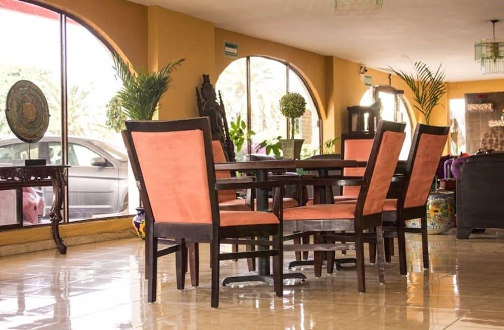 Hotel Posada Del Sol Inn Torreón Zewnętrze zdjęcie