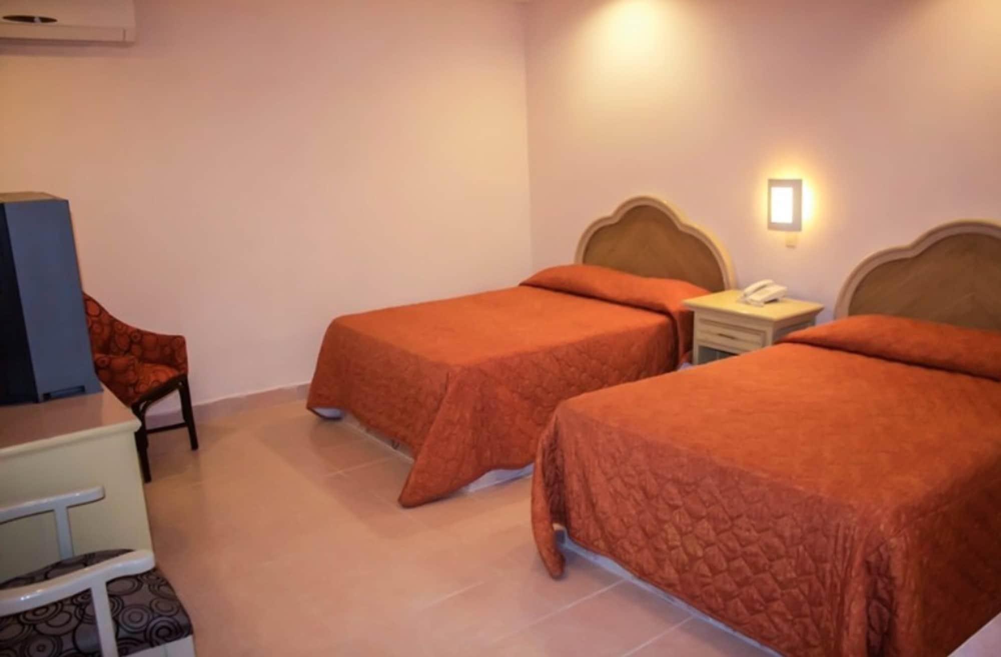 Hotel Posada Del Sol Inn Torreón Zewnętrze zdjęcie