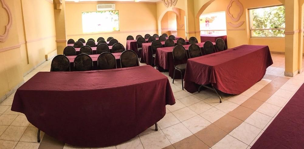 Hotel Posada Del Sol Inn Torreón Zewnętrze zdjęcie