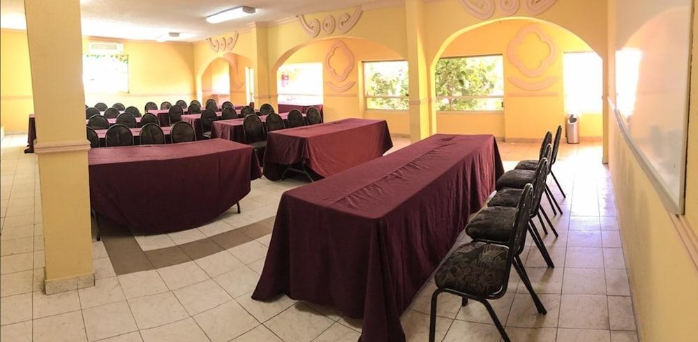 Hotel Posada Del Sol Inn Torreón Zewnętrze zdjęcie