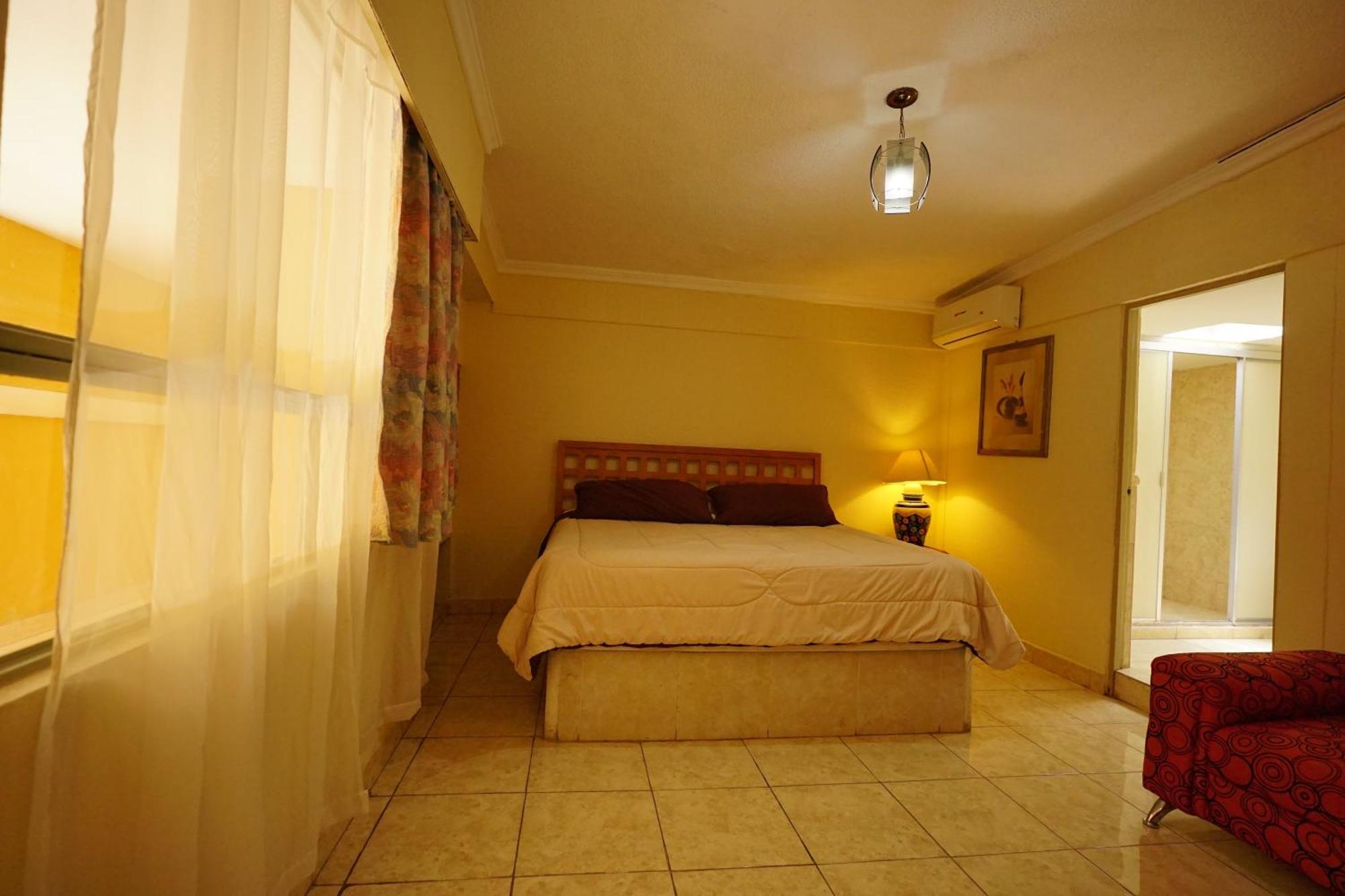 Hotel Posada Del Sol Inn Torreón Zewnętrze zdjęcie