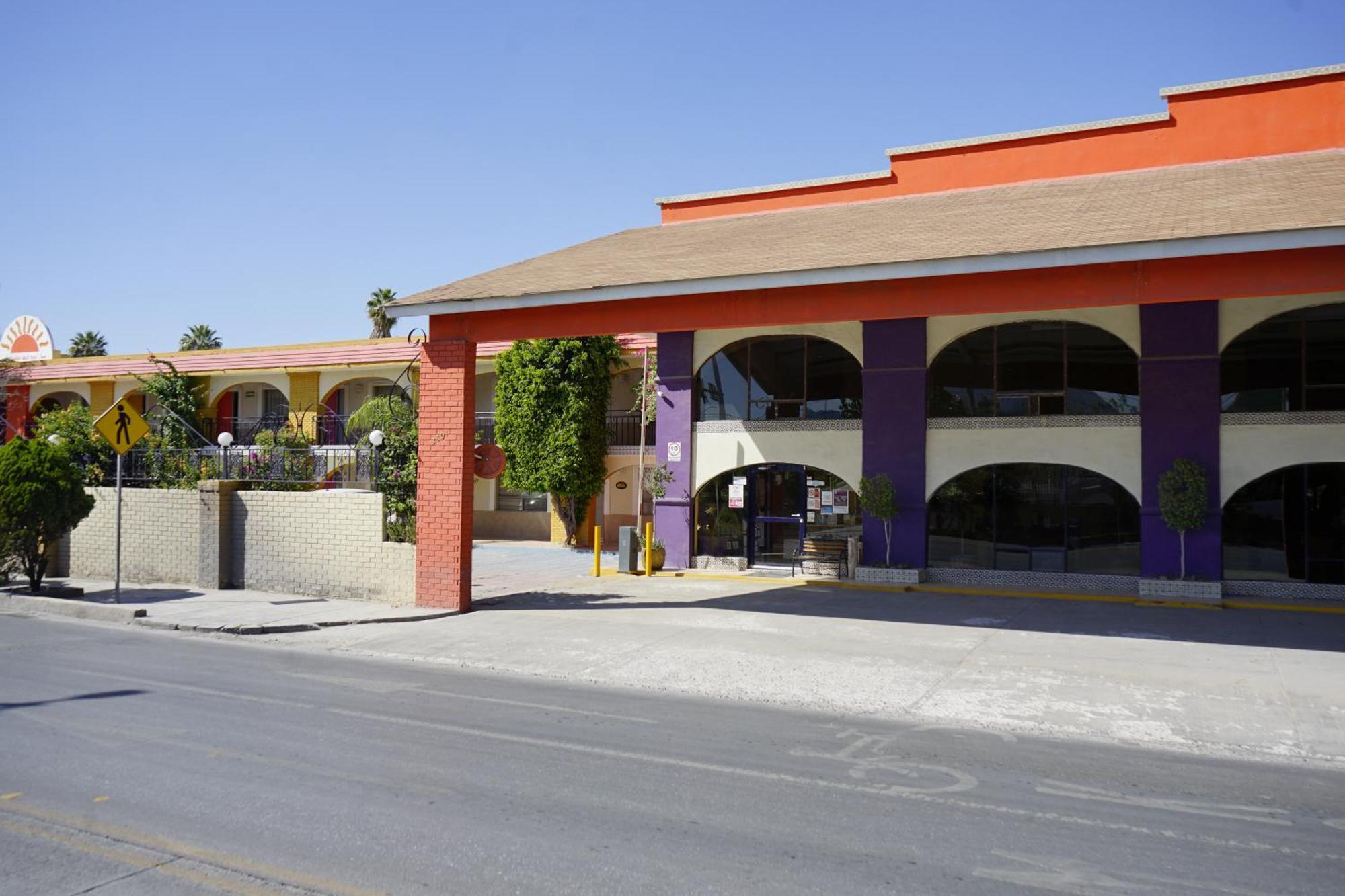 Hotel Posada Del Sol Inn Torreón Zewnętrze zdjęcie