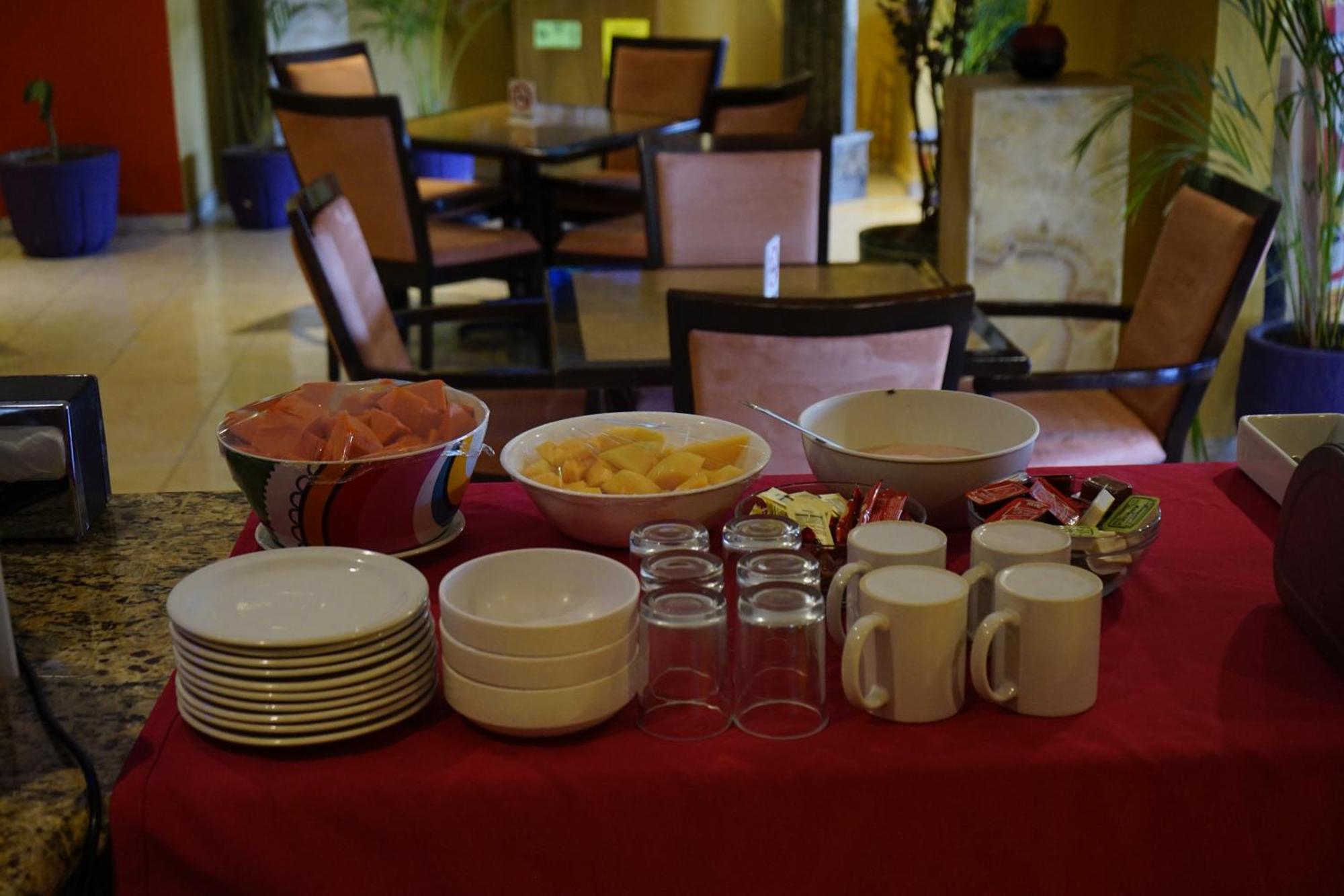 Hotel Posada Del Sol Inn Torreón Zewnętrze zdjęcie