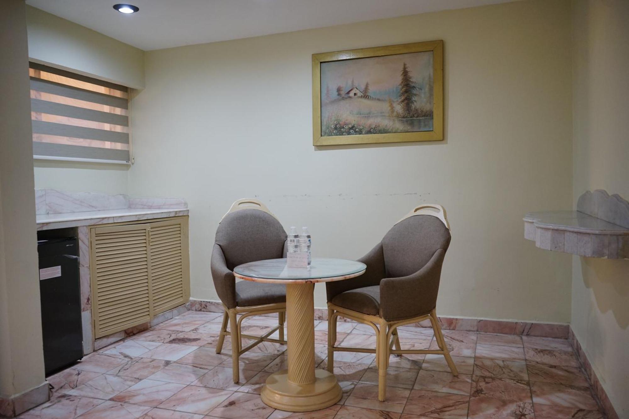 Hotel Posada Del Sol Inn Torreón Zewnętrze zdjęcie