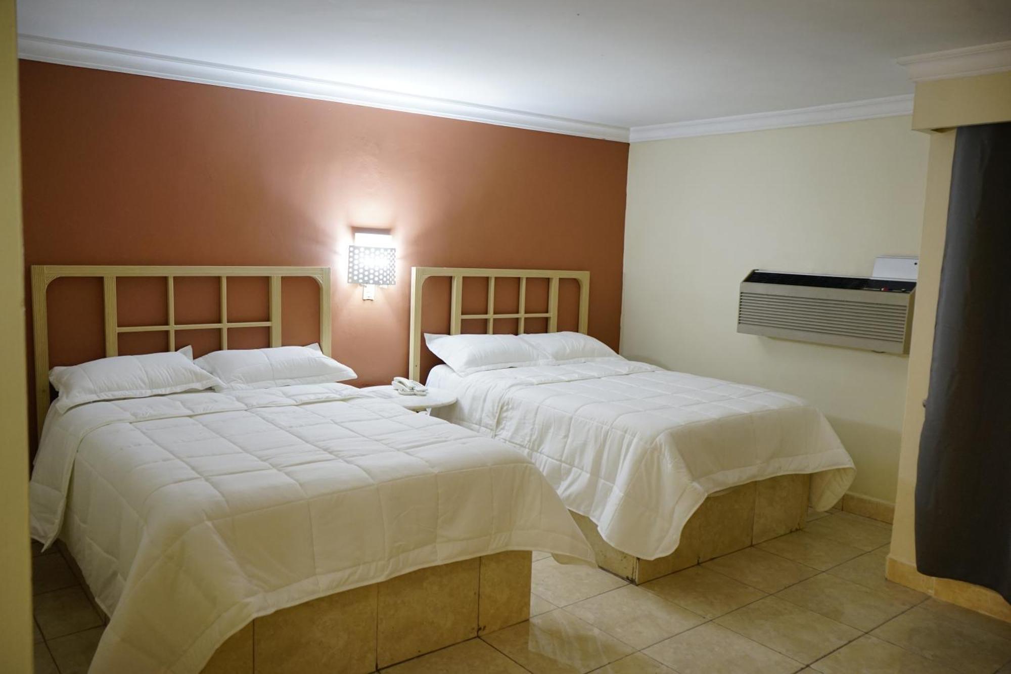 Hotel Posada Del Sol Inn Torreón Zewnętrze zdjęcie