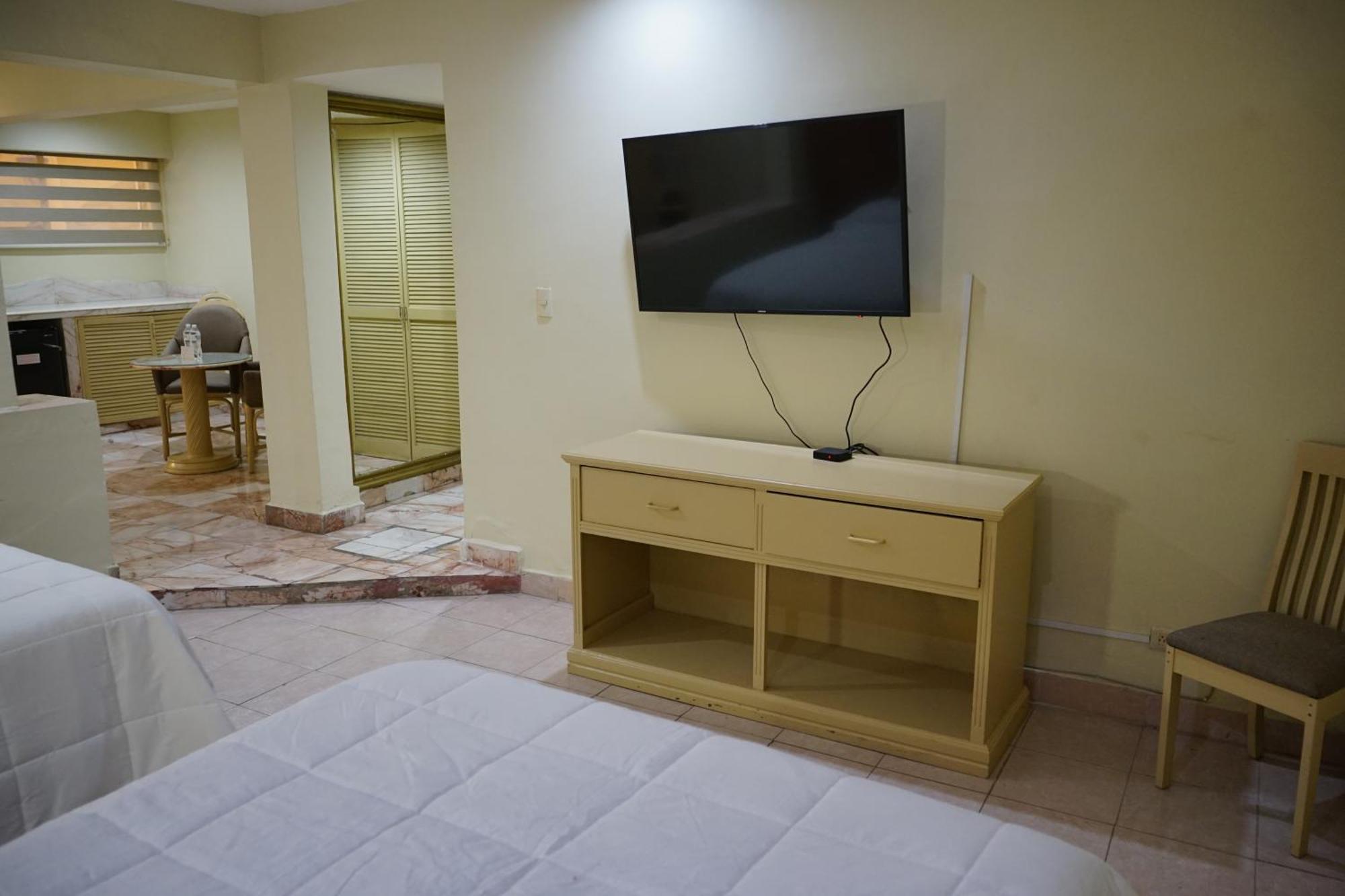 Hotel Posada Del Sol Inn Torreón Zewnętrze zdjęcie